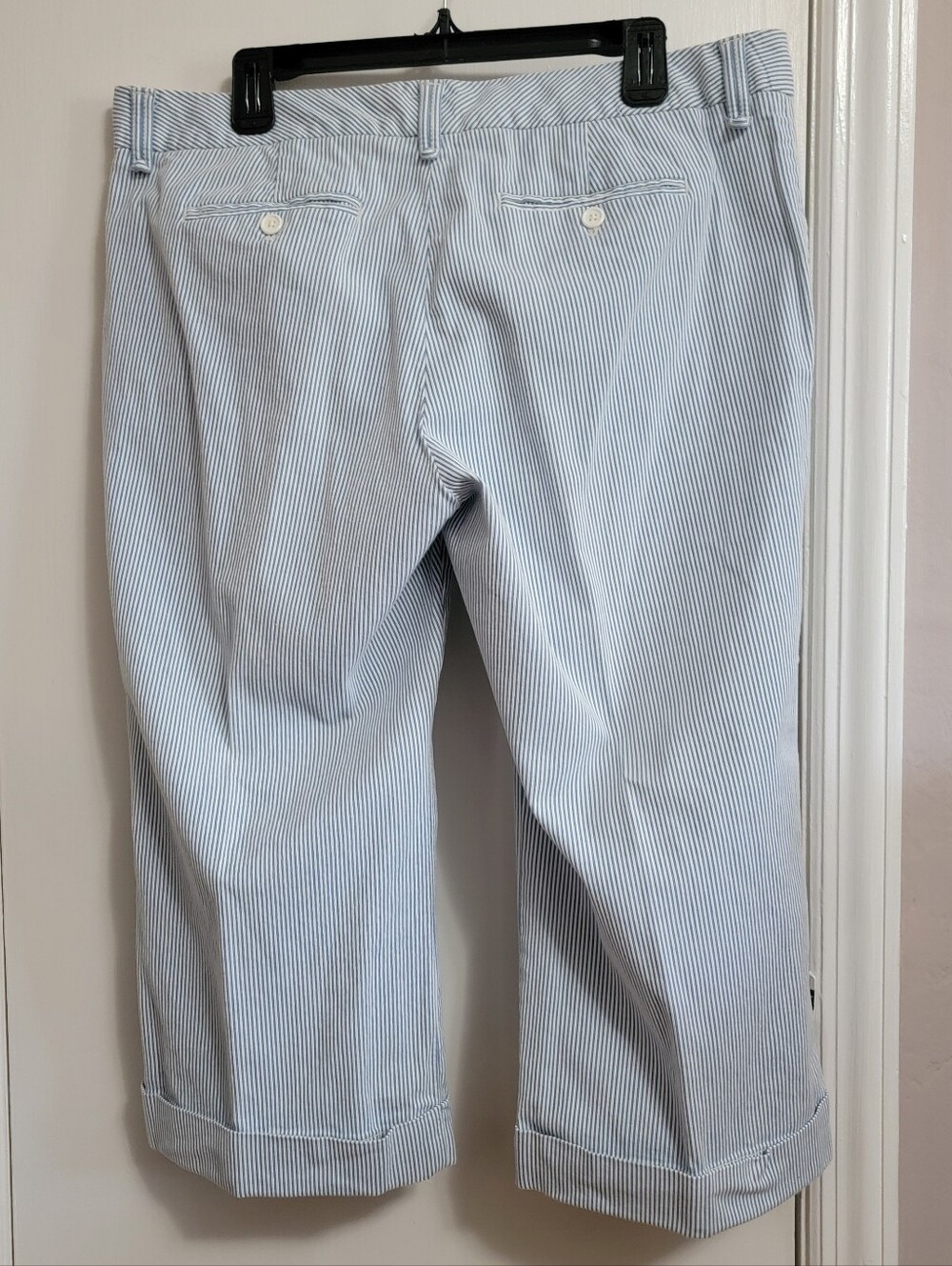GAP cuffed cropped seersucker pants - Picture 2 of 3